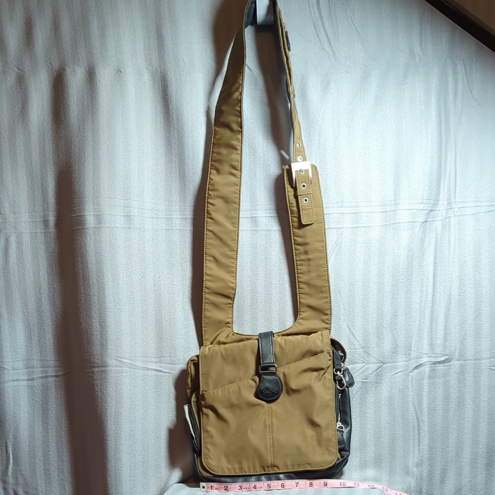 AmericaBag Tan and Black Crossbody Bag